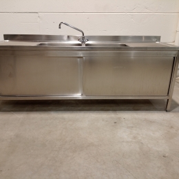 s/s sink with 2 tanks central